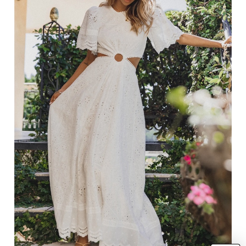 Elegant White Lace Maxi Dress